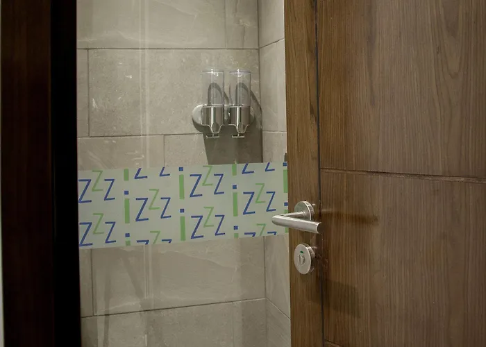 Izzzleep Aeropuerto Terminal 1 3* Mexico City