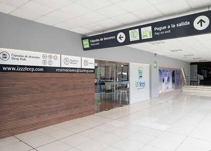 Izzzleep Aeropuerto Terminal 1 Hotel 3*